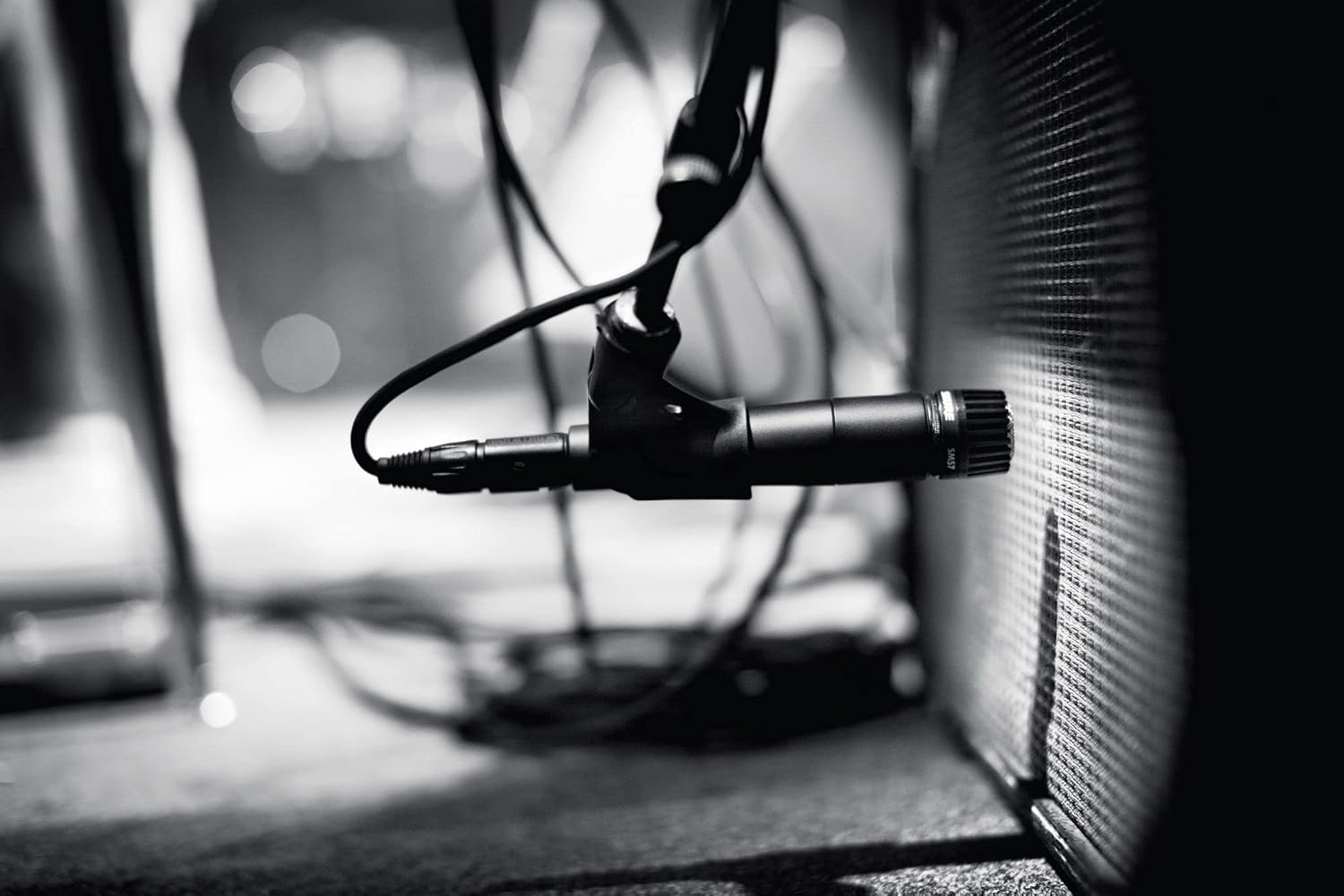 Shure SM57 Dynamic Microphone – Wired Cardioid XLR Instrument Handheld Mic for Guitar Amplifiers, Snare Drum, Percussion, Live Sound & Studio Recording, Black
