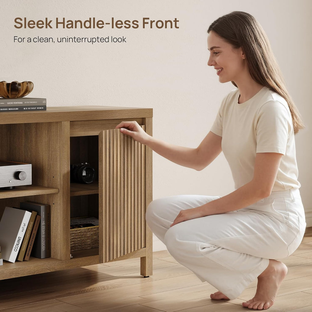 SICOTAS Fluted TV Stand for 55 65 inch TV - Large TV Consoles for Living Room Bedroom, Mid Century Modern Entertainment Center with Storage Cabinet, Wooden Television Stands Media Console, Caramel Oak