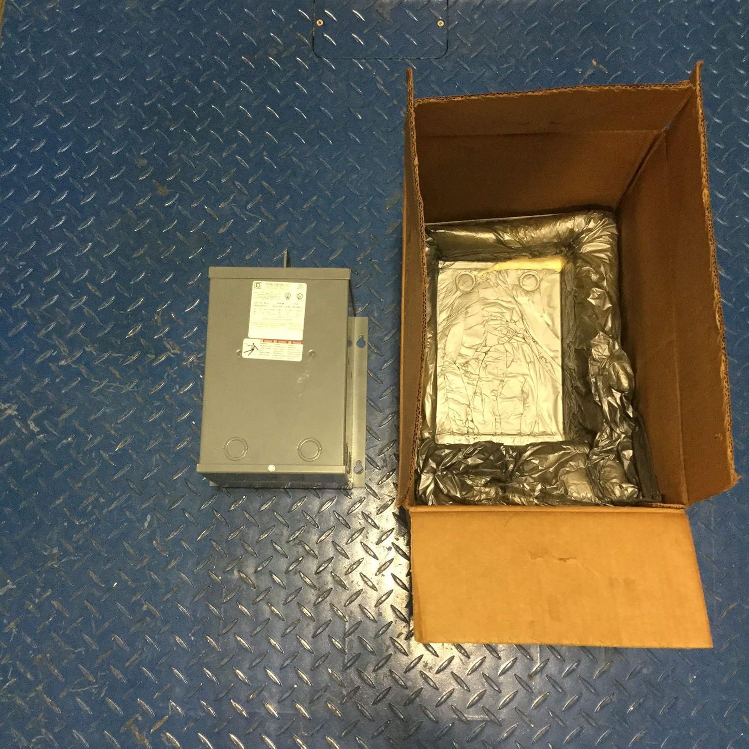 SCHNEIDER ELECTRIC Transformer Dry 3kVA 240X480V -120/240V 3S1F Transformer Dry 3kVA 240X480V-120/240V