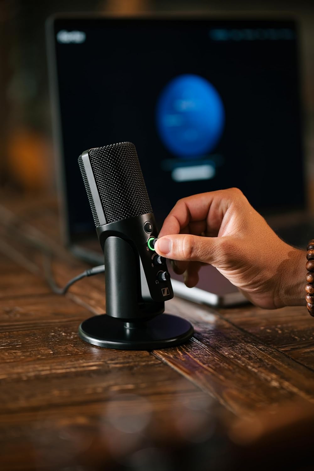 SENNHEISER Professional Profile - USB Cardioid Condenser Microphone & Table Stand, 1.2 m USB-C Cable - Mute Button, Built-in Headphone Jack, Gain, Mix & Volume Control, for PC & Mac,Black