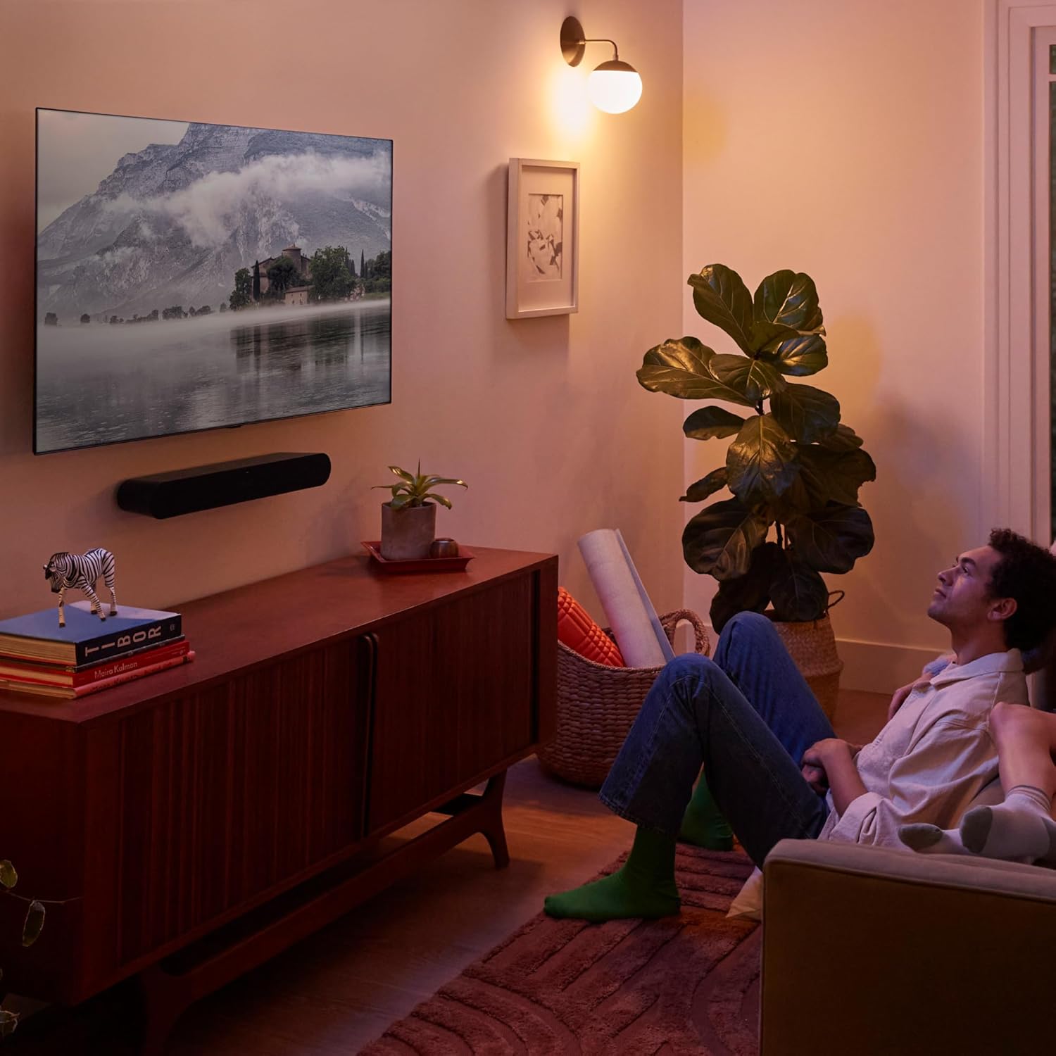 Sonos Ray - Compact Soundbar for TV and Music - Black