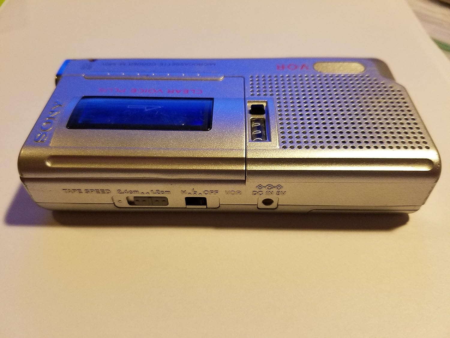 Sony Microcassette Recorder M-560V Handheld Voice Recorder with 3 New Microcassettes