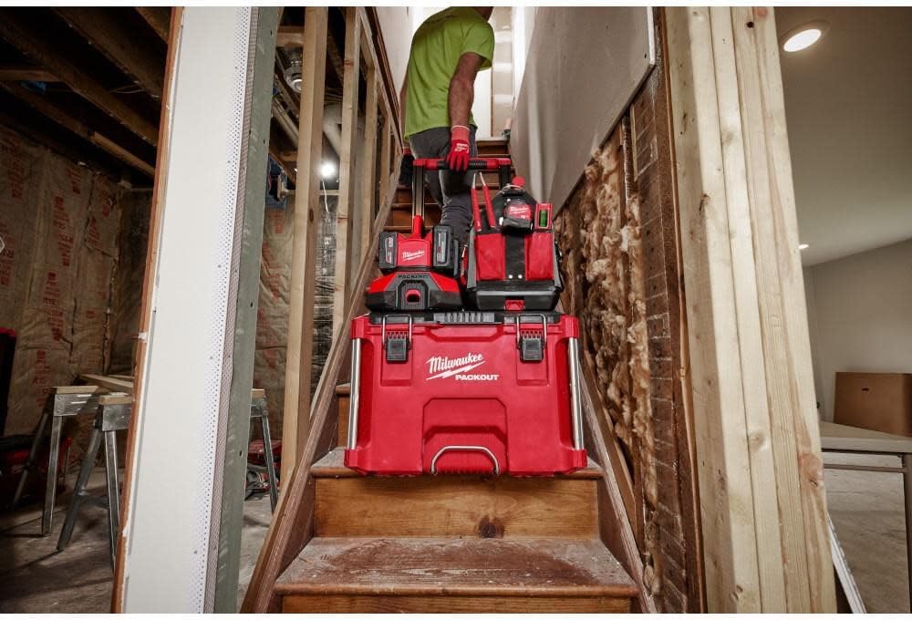Milwaukee Electric - M18. PACKOUT. SIX Bay Rapid Charger