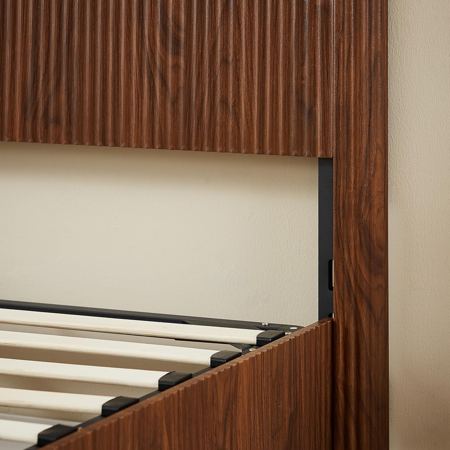 Bellemave Queen Lift Up Storage Bed, Walnut Wood Lift Up Bedframe Queen, Wooden Corrugated Curved Lines, Hydraulic Storage,Walnut