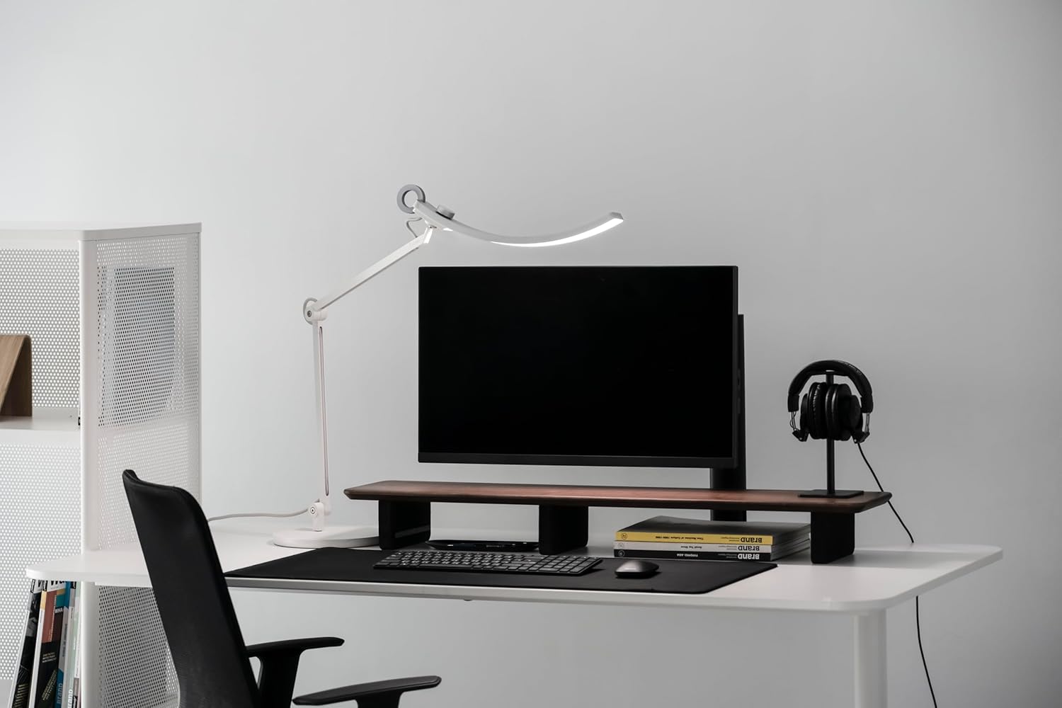 BenQ e-Reading Desk Lamp - Ultrawide and Bright Lighting, Dimmable, Dual Smart Mode, Adjustable Arm, Auto-dimming, High CRI, Eye-Caring Lamp for Home Office, Reading, Study, Craft, Matte Silver