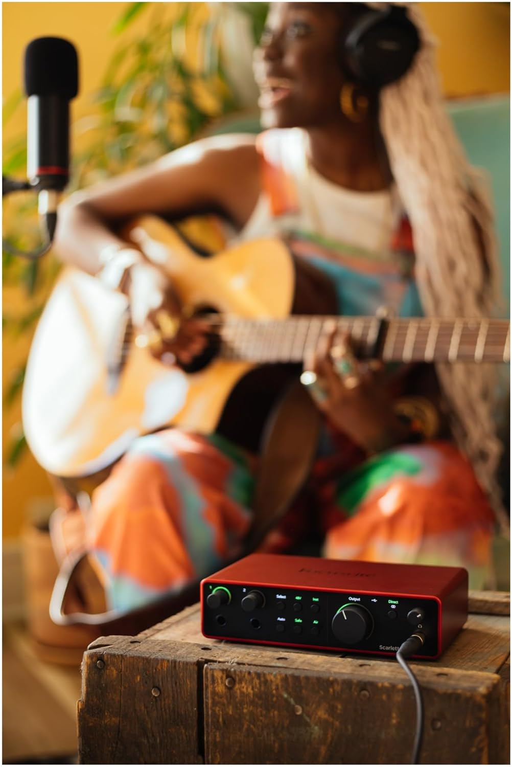 Focusrite Scarlett 2i2 4th Gen USB Audio Interface for Recording, Songwriting, Streaming and Podcasting — High-Fidelity, Studio Quality Recording, and All the Software You Need to Record