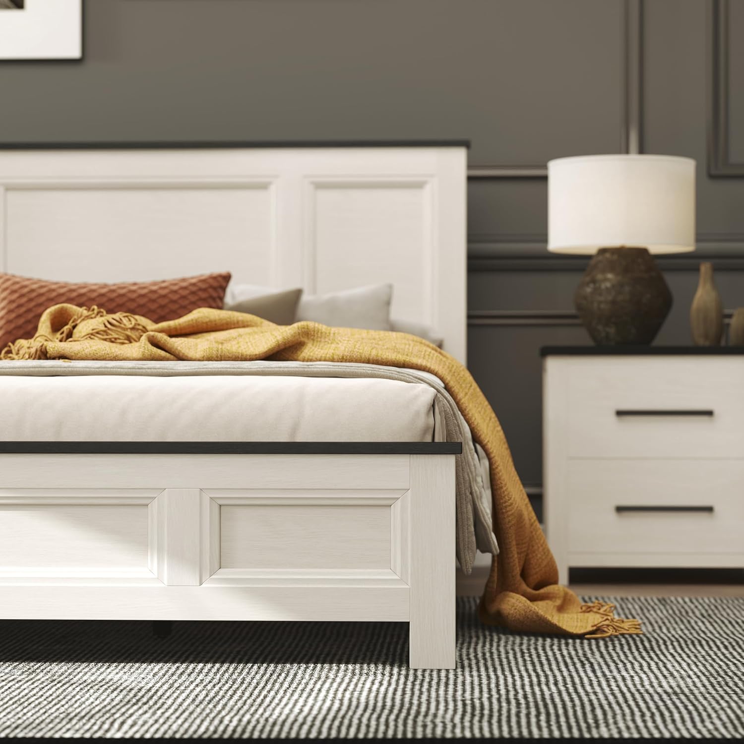 Roundhill Furniture Realynn 3-Piece Wood Bedroom Set, Queen Size Panel Bed with 2 Nightstands, Off-White Finish